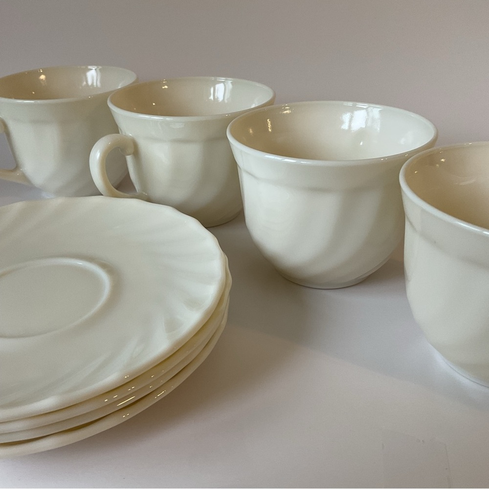 Arcopal Trianon Ivory Swirl Glass Cups and Saucers Set of 4 France - Picture 10 of 16